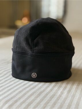 Black Beanie Hat with Ponytail Opening
